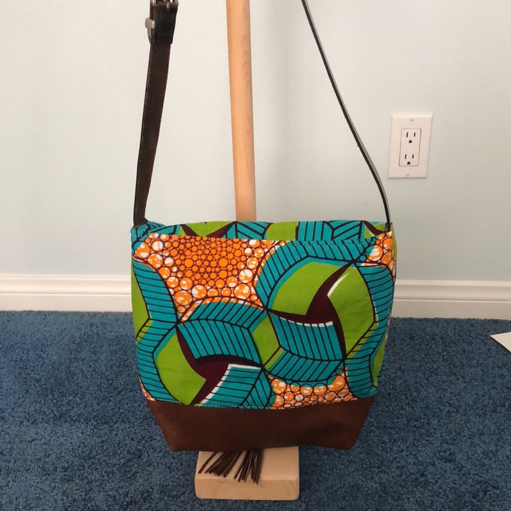 Wallace & Pfeiffer Leather-Trimmed Handbag NWOT - Picture 3 of 13